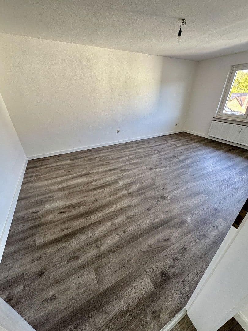 Pronájem bytu 3+1 87 m², Oesdorfer Straße 14, Bad Pyrmont, Dolní Sasko Pronájem bytu 3+1 87 m², Oesdorfer Straße 14, Bad Pyrmont, Dolní Sasko