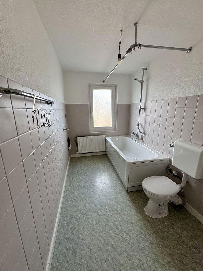 Pronájem bytu 3+1 87 m², Oesdorfer Straße 14, Bad Pyrmont, Dolní Sasko Pronájem bytu 3+1 87 m², Oesdorfer Straße 14, Bad Pyrmont, Dolní Sasko