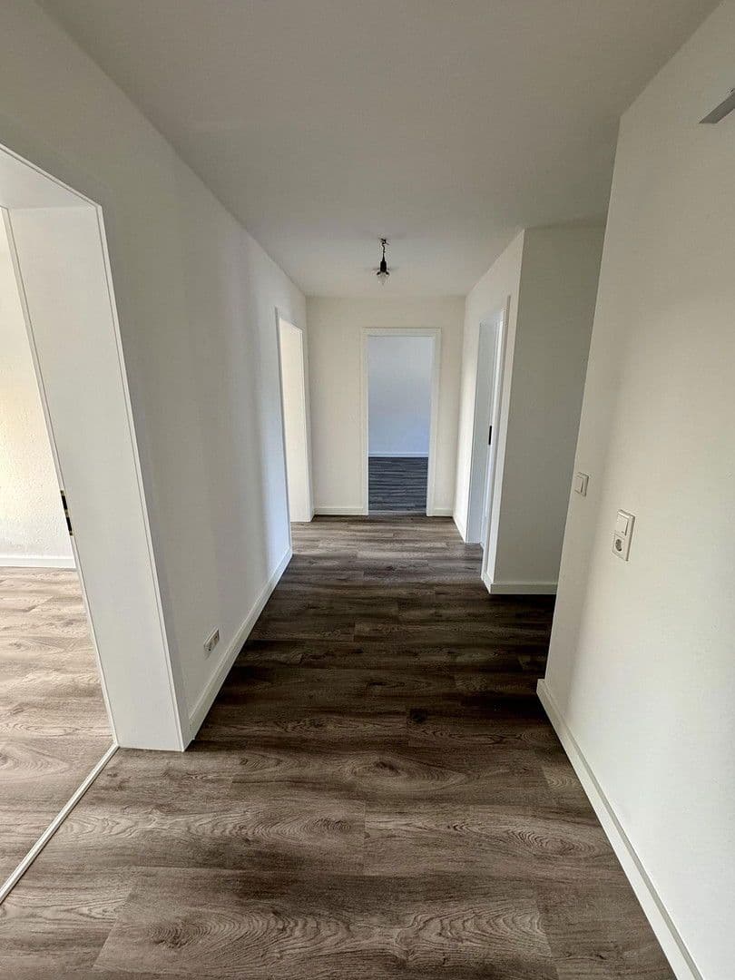 Pronájem bytu 3+1 87 m², Oesdorfer Straße 14, Bad Pyrmont, Dolní Sasko Pronájem bytu 3+1 87 m², Oesdorfer Straße 14, Bad Pyrmont, Dolní Sasko