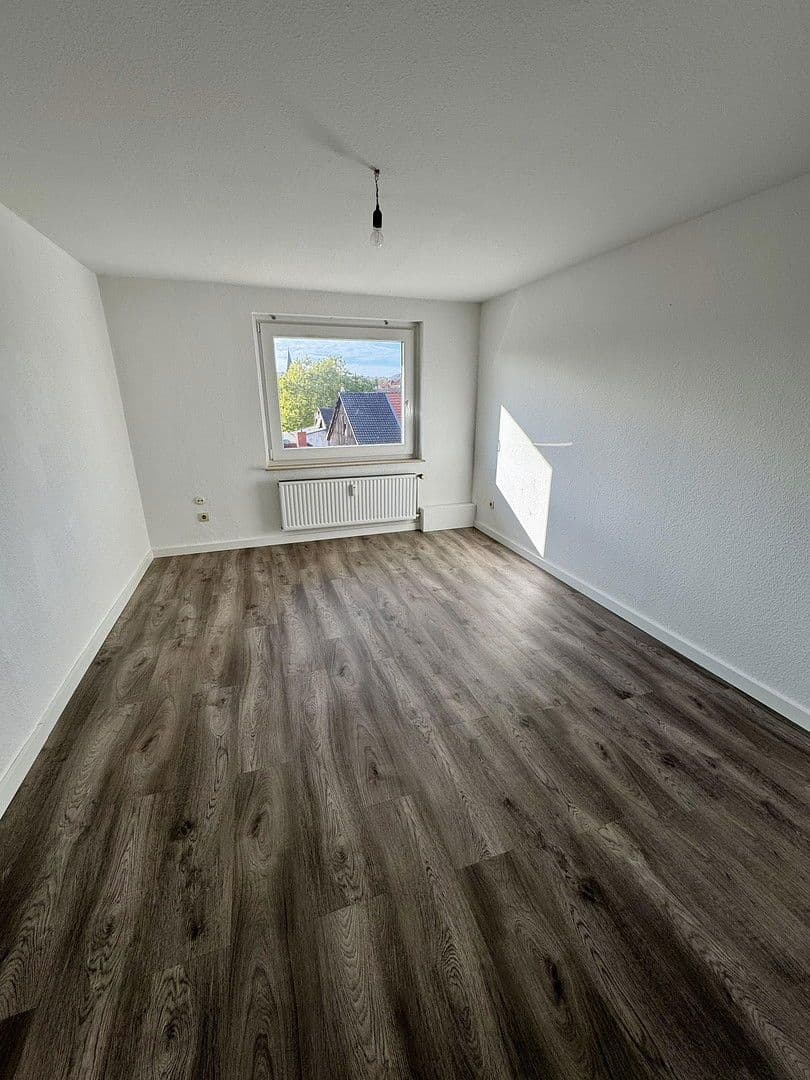 Pronájem bytu 3+1 87 m², Oesdorfer Straße 14, Bad Pyrmont, Dolní Sasko Pronájem bytu 3+1 87 m², Oesdorfer Straße 14, Bad Pyrmont, Dolní Sasko