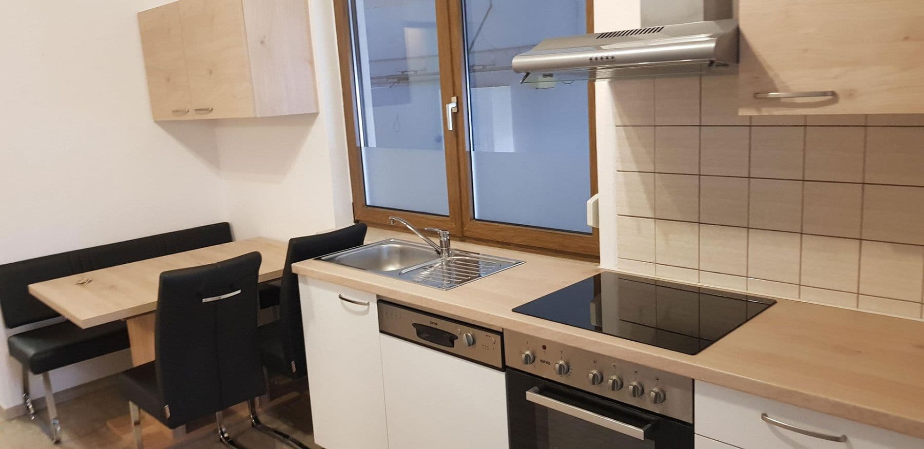 Prodej domu 310 m², pozemek 3.428 m², Güssingerstraße 13, Heiligenkreuz, Hradsko Prodej domu 310 m², pozemek 3.428 m², Güssingerstraße 13, Heiligenkreuz, Hradsko