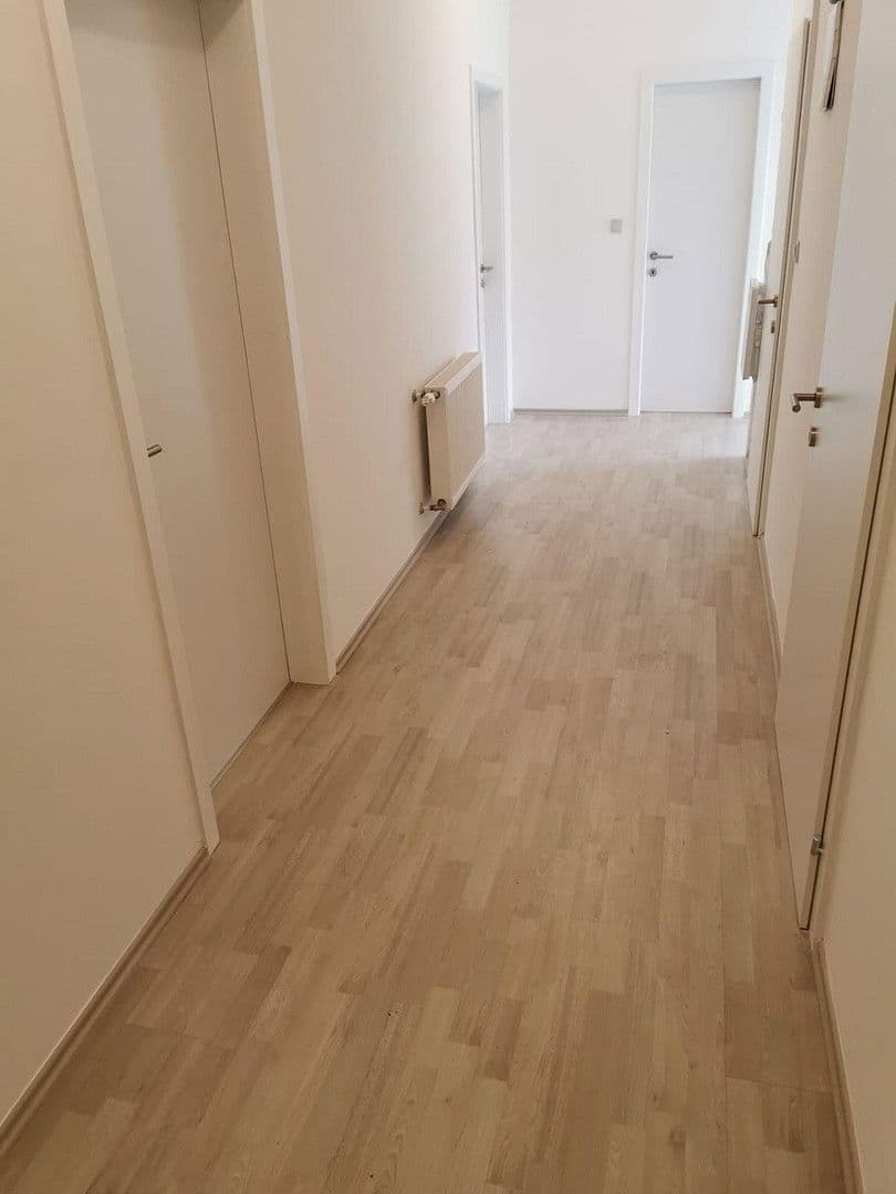 Prodej domu 310 m², pozemek 3.428 m², Güssingerstraße 13, Heiligenkreuz, Hradsko Prodej domu 310 m², pozemek 3.428 m², Güssingerstraße 13, Heiligenkreuz, Hradsko