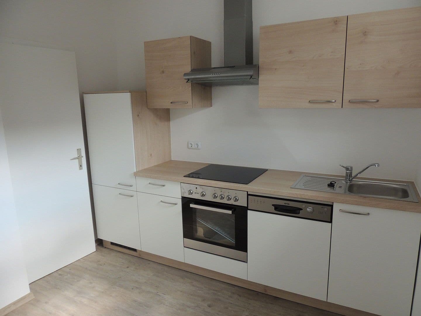 Prodej domu 310 m², pozemek 3.428 m², Güssingerstraße 13, Heiligenkreuz, Hradsko Prodej domu 310 m², pozemek 3.428 m², Güssingerstraße 13, Heiligenkreuz, Hradsko