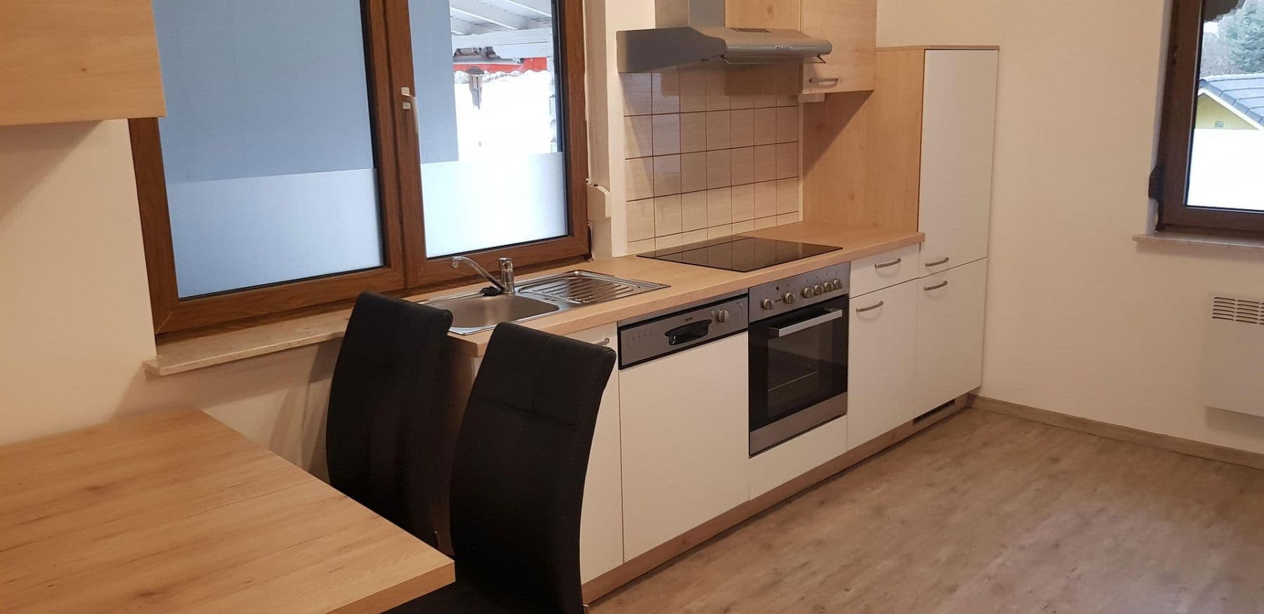 Prodej domu 310 m², pozemek 3.428 m², Güssingerstraße 13, Heiligenkreuz, Hradsko Prodej domu 310 m², pozemek 3.428 m², Güssingerstraße 13, Heiligenkreuz, Hradsko