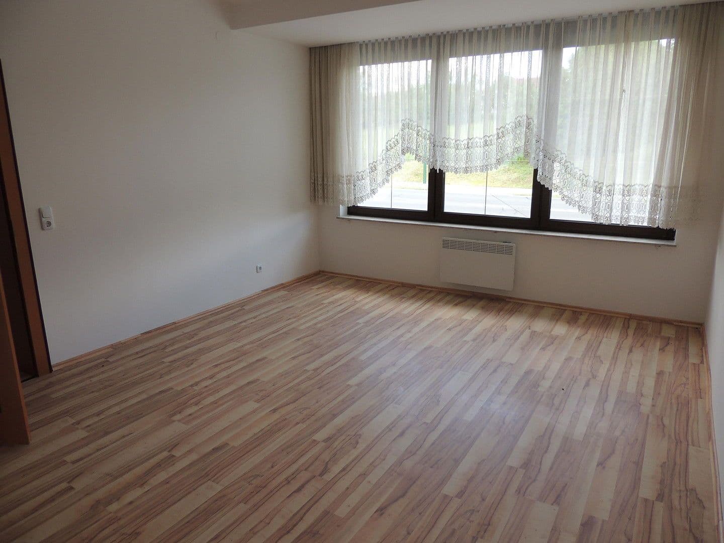 Prodej domu 310 m², pozemek 3.428 m², Güssingerstraße 13, Heiligenkreuz, Hradsko Prodej domu 310 m², pozemek 3.428 m², Güssingerstraße 13, Heiligenkreuz, Hradsko