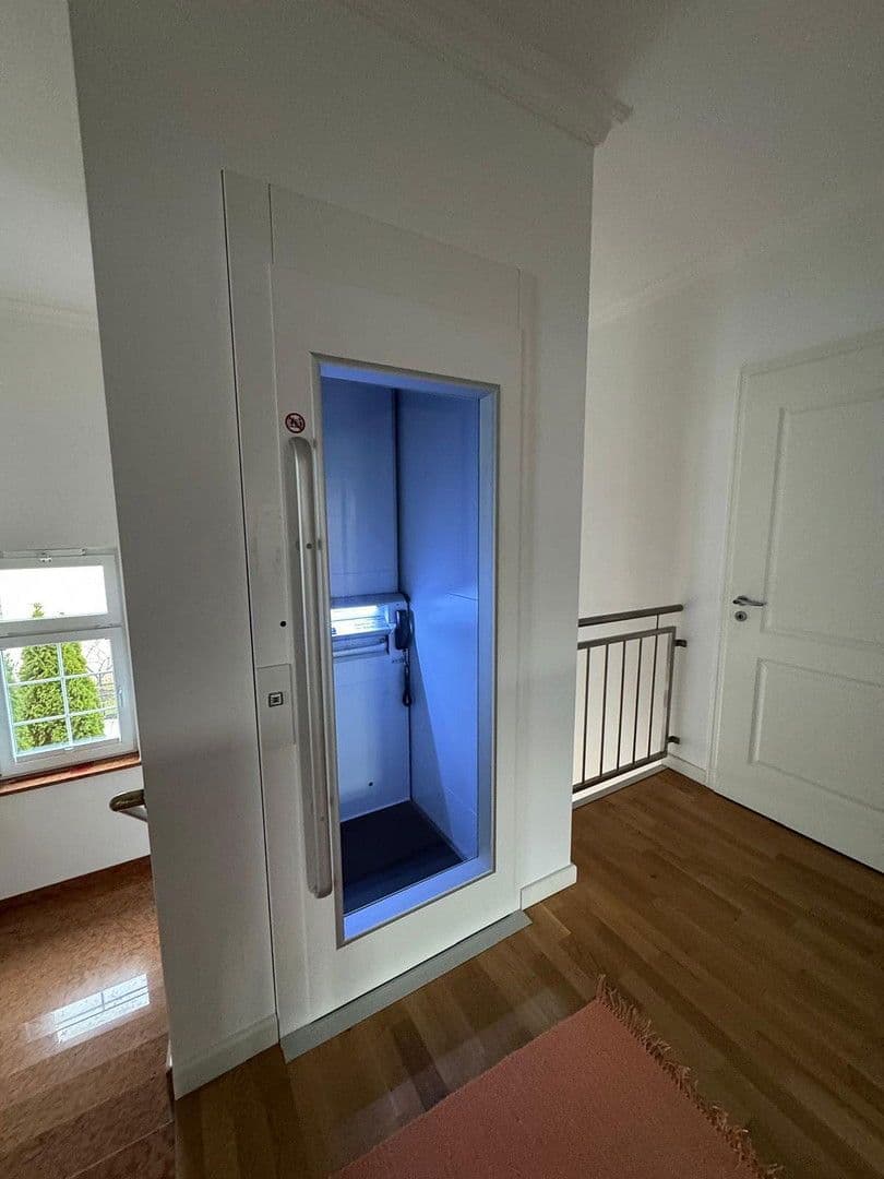 Prodej domu 265 m², pozemek 996 m², Potsdam Groß Glienicke zu Berlin, Braniborsko Prodej domu 265 m², pozemek 996 m², Potsdam Groß Glienicke zu Berlin, Braniborsko