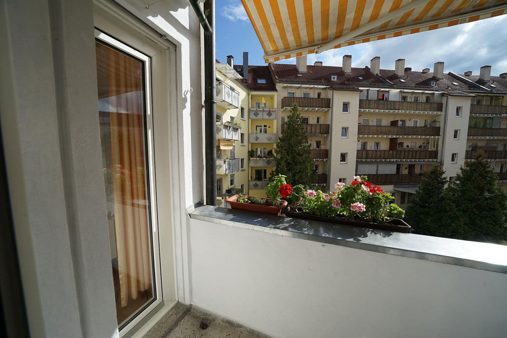 Pronájem bytu 2+1 65 m², Okenstraße 38, Nürnberg, Bavorsko Pronájem bytu 2+1 65 m², Okenstraße 38, Nürnberg, Bavorsko