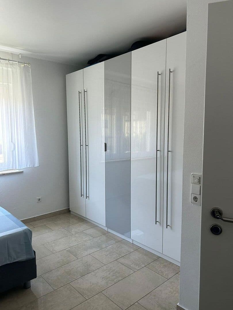 Pronájem bytu 4+1 109 m², Stuttgart, Bádensko-Württembersko Pronájem bytu 4+1 109 m², Stuttgart, Bádensko-Württembersko