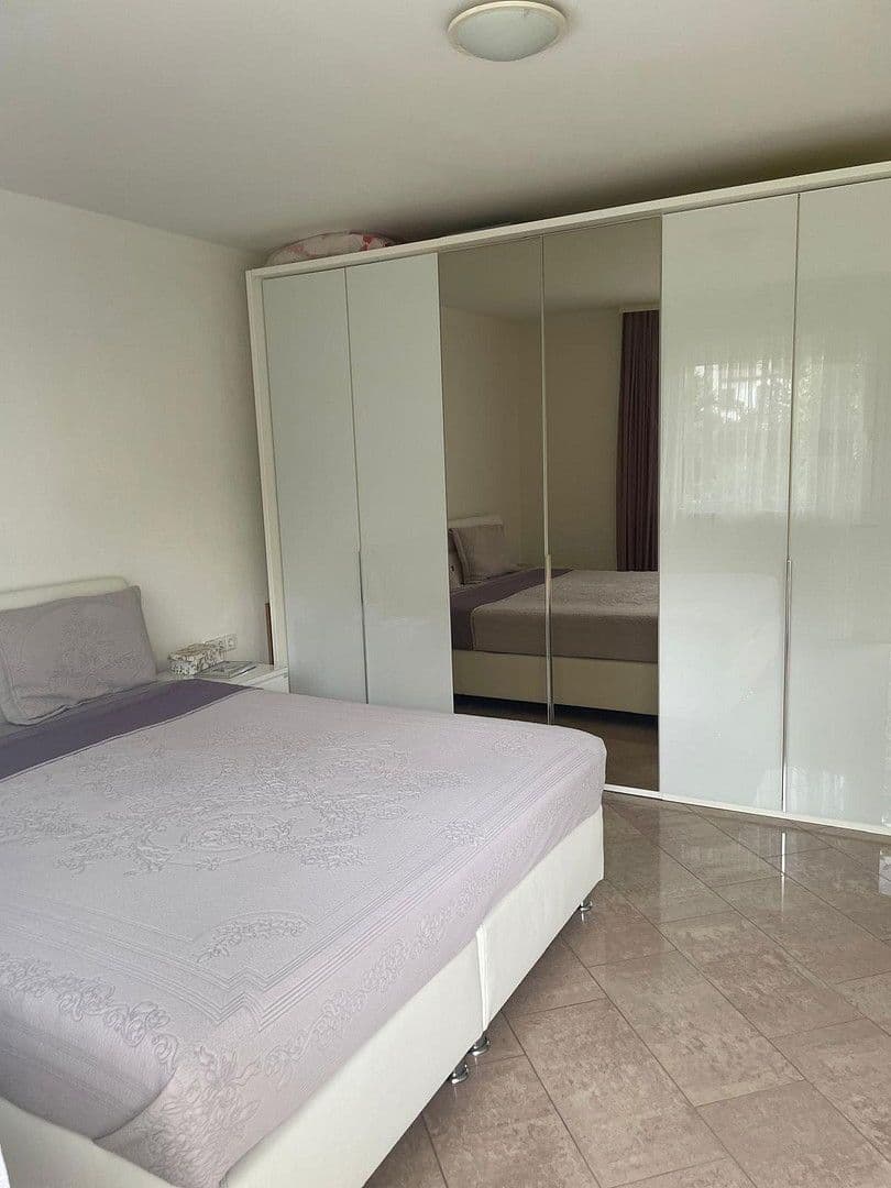 Pronájem bytu 4+1 109 m², Stuttgart, Bádensko-Württembersko Pronájem bytu 4+1 109 m², Stuttgart, Bádensko-Württembersko