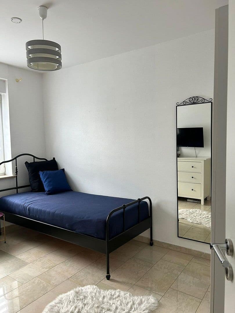 Pronájem bytu 4+1 109 m², Stuttgart, Bádensko-Württembersko Pronájem bytu 4+1 109 m², Stuttgart, Bádensko-Württembersko