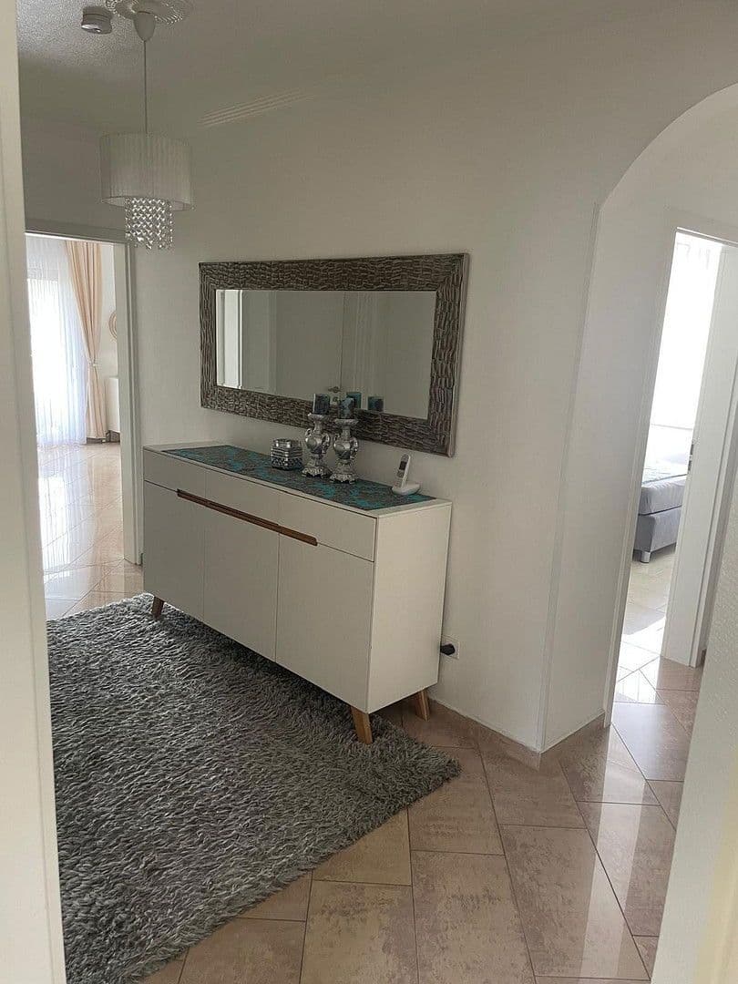 Pronájem bytu 4+1 109 m², Stuttgart, Bádensko-Württembersko Pronájem bytu 4+1 109 m², Stuttgart, Bádensko-Württembersko