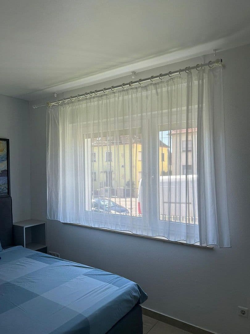 Pronájem bytu 4+1 109 m², Stuttgart, Bádensko-Württembersko Pronájem bytu 4+1 109 m², Stuttgart, Bádensko-Württembersko