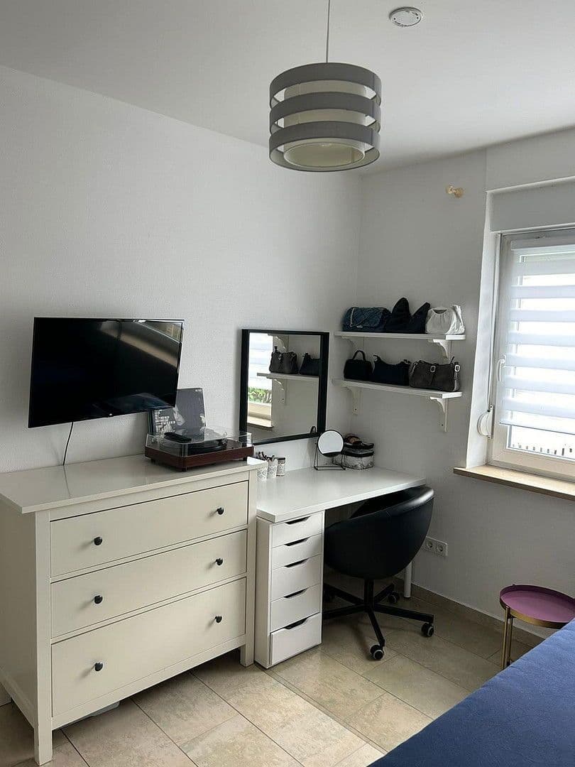 Pronájem bytu 4+1 109 m², Stuttgart, Bádensko-Württembersko Pronájem bytu 4+1 109 m², Stuttgart, Bádensko-Württembersko