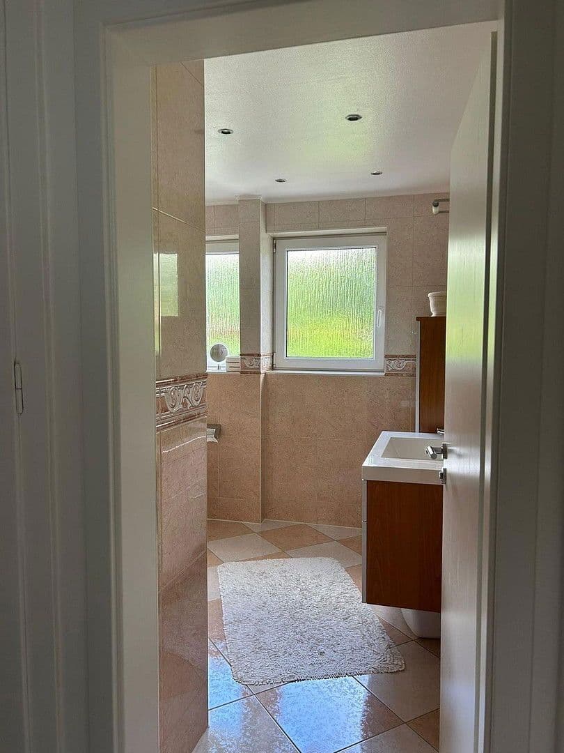 Pronájem bytu 4+1 109 m², Stuttgart, Bádensko-Württembersko Pronájem bytu 4+1 109 m², Stuttgart, Bádensko-Württembersko