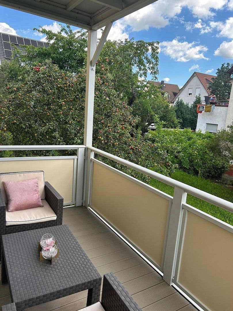 Pronájem bytu 4+1 109 m², Stuttgart, Bádensko-Württembersko Pronájem bytu 4+1 109 m², Stuttgart, Bádensko-Württembersko