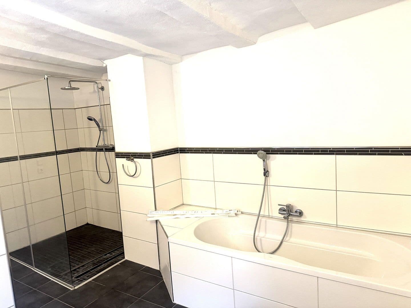 Pronájem domu 154 m², pozemek 23 m², Kornmarkt 8, Herborn, Hessen Pronájem domu 154 m², pozemek 23 m², Kornmarkt 8, Herborn, Hessen