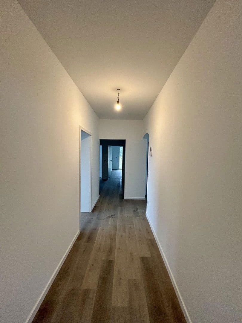 Pronájem bytu 4+1 150 m², Michaelstraße 64, Vettelschoß, Porýní-Falc Pronájem bytu 4+1 150 m², Michaelstraße 64, Vettelschoß, Porýní-Falc