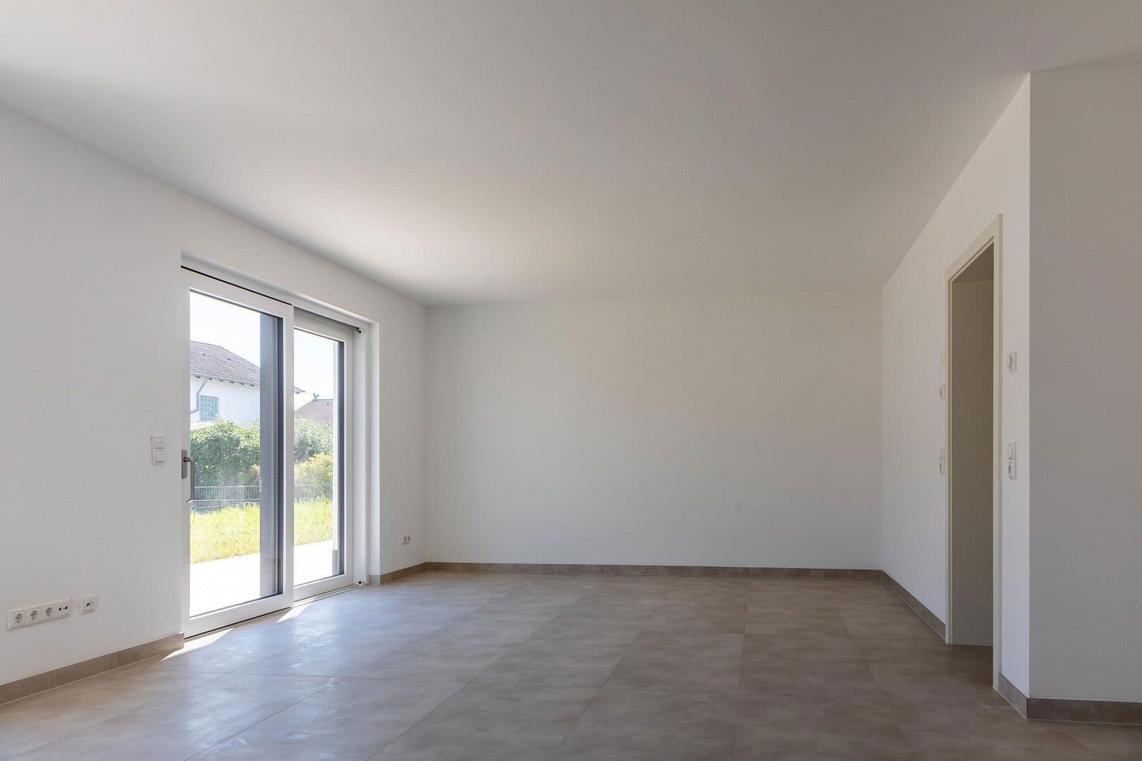 Pronájem domu 150 m², pozemek 368 m², Waldblickstr. 30, Simbach, Bavorsko Pronájem domu 150 m², pozemek 368 m², Waldblickstr. 30, Simbach, Bavorsko