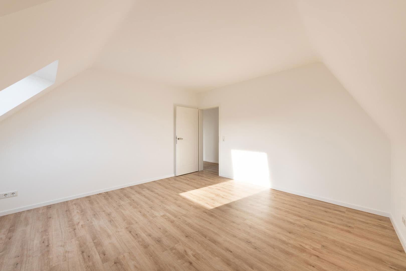 Pronájem bytu 2+kk 62 m², Heiligenhaus, Severní Porýní-Vestfálsko Pronájem bytu 2+kk 62 m², Heiligenhaus, Severní Porýní-Vestfálsko