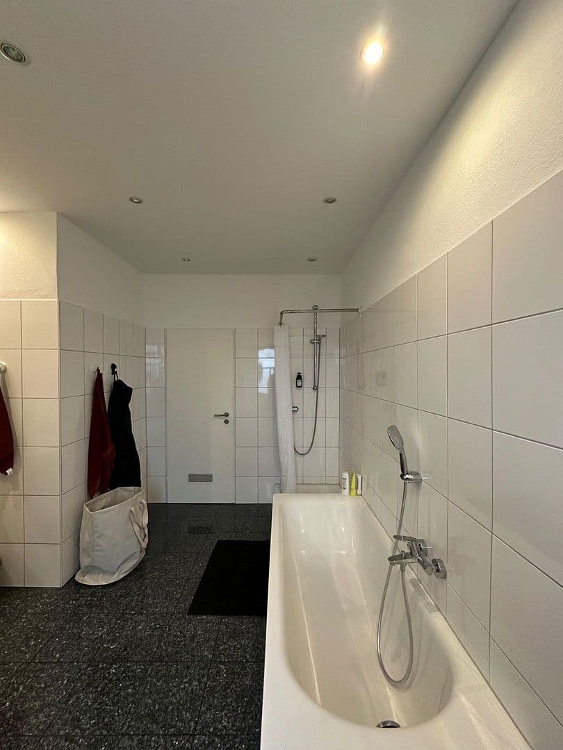 Pronájem bytu 2+kk 60 m², Untere Hainstr. 18, Oberursel (Taunus), Hessen Pronájem bytu 2+kk 60 m², Untere Hainstr. 18, Oberursel (Taunus), Hessen