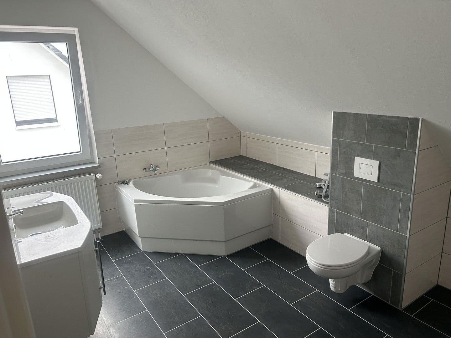 Pronájem bytu 2+kk 54 m², Am Föhrling 45, Menden (Sauerland), Severní Porýní-Vestfálsko Pronájem bytu 2+kk 54 m², Am Föhrling 45, Menden (Sauerland), Severní Porýní-Vestfálsko