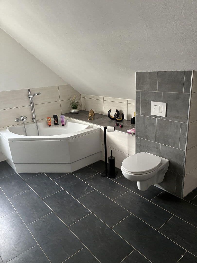 Pronájem bytu 2+kk 54 m², Am Föhrling 45, Menden (Sauerland), Severní Porýní-Vestfálsko Pronájem bytu 2+kk 54 m², Am Föhrling 45, Menden (Sauerland), Severní Porýní-Vestfálsko