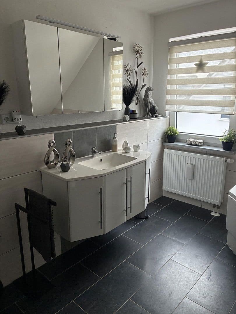 Pronájem bytu 2+kk 54 m², Am Föhrling 45, Menden (Sauerland), Severní Porýní-Vestfálsko Pronájem bytu 2+kk 54 m², Am Föhrling 45, Menden (Sauerland), Severní Porýní-Vestfálsko