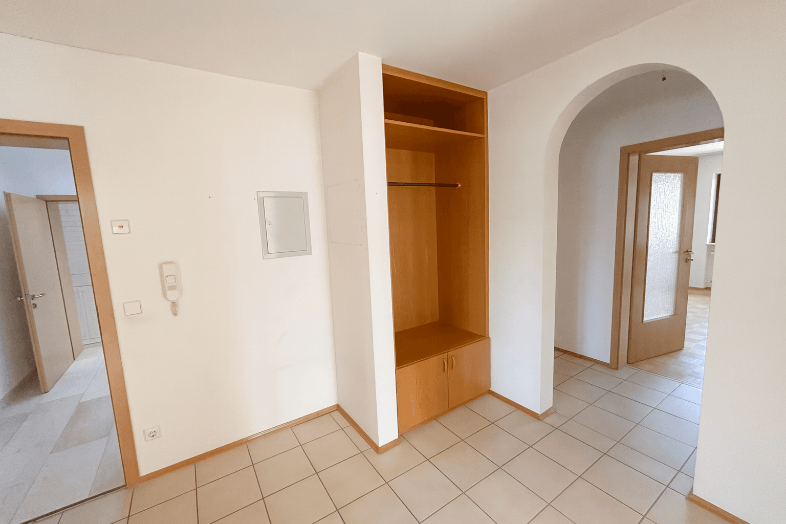 Pronájem bytu 4+1 130 m², Pfinztal, Bádensko-Württembersko Pronájem bytu 4+1 130 m², Pfinztal, Bádensko-Württembersko