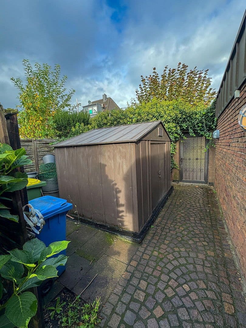 Prodej domu 273 m², pozemek 1.278 m², Oberhausen, Severní Porýní-Vestfálsko Prodej domu 273 m², pozemek 1.278 m², Oberhausen, Severní Porýní-Vestfálsko