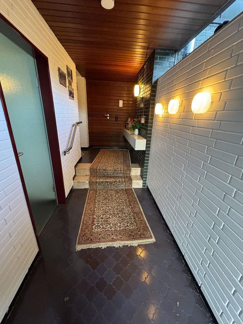 Prodej domu 273 m², pozemek 1.278 m², Oberhausen, Severní Porýní-Vestfálsko Prodej domu 273 m², pozemek 1.278 m², Oberhausen, Severní Porýní-Vestfálsko