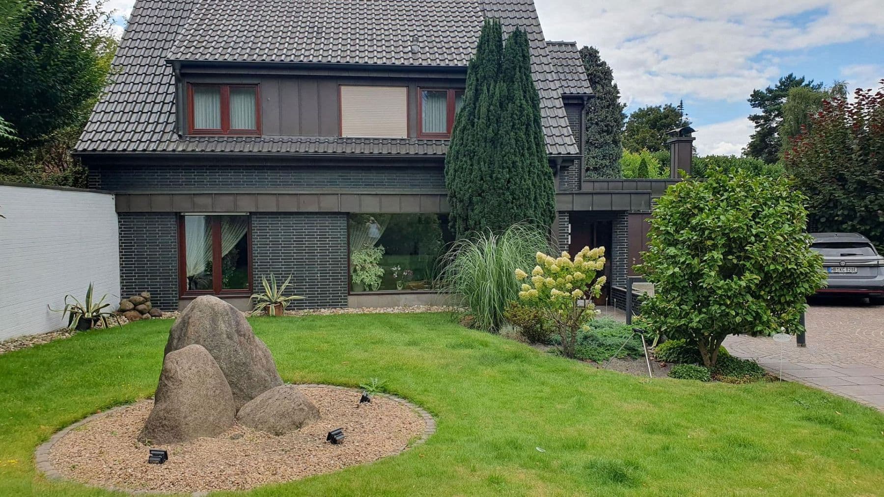 Prodej domu 273 m², pozemek 1.278 m², Oberhausen, Severní Porýní-Vestfálsko Prodej domu 273 m², pozemek 1.278 m², Oberhausen, Severní Porýní-Vestfálsko