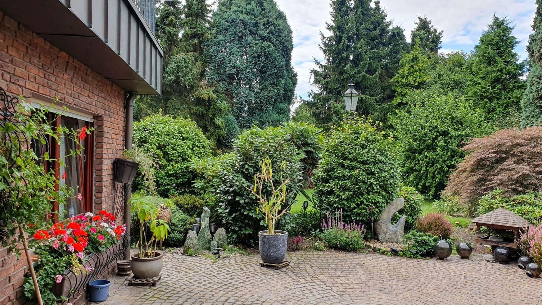 Prodej domu 273 m², pozemek 1.278 m², Oberhausen, Severní Porýní-Vestfálsko Prodej domu 273 m², pozemek 1.278 m², Oberhausen, Severní Porýní-Vestfálsko