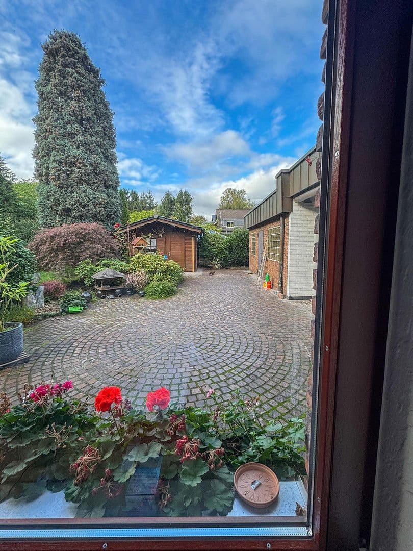 Prodej domu 273 m², pozemek 1.278 m², Oberhausen, Severní Porýní-Vestfálsko Prodej domu 273 m², pozemek 1.278 m², Oberhausen, Severní Porýní-Vestfálsko