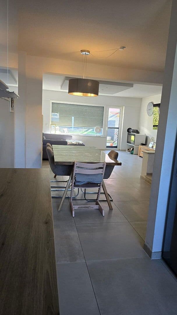 Prodej domu 147 m², pozemek 261 m², Swisttal, Severní Porýní-Vestfálsko Prodej domu 147 m², pozemek 261 m², Swisttal, Severní Porýní-Vestfálsko