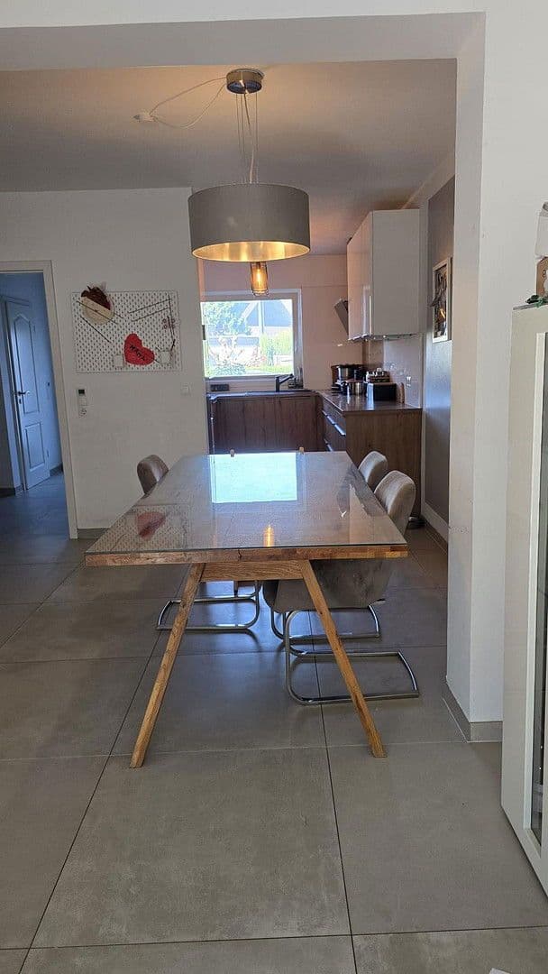 Prodej domu 147 m², pozemek 261 m², Swisttal, Severní Porýní-Vestfálsko Prodej domu 147 m², pozemek 261 m², Swisttal, Severní Porýní-Vestfálsko