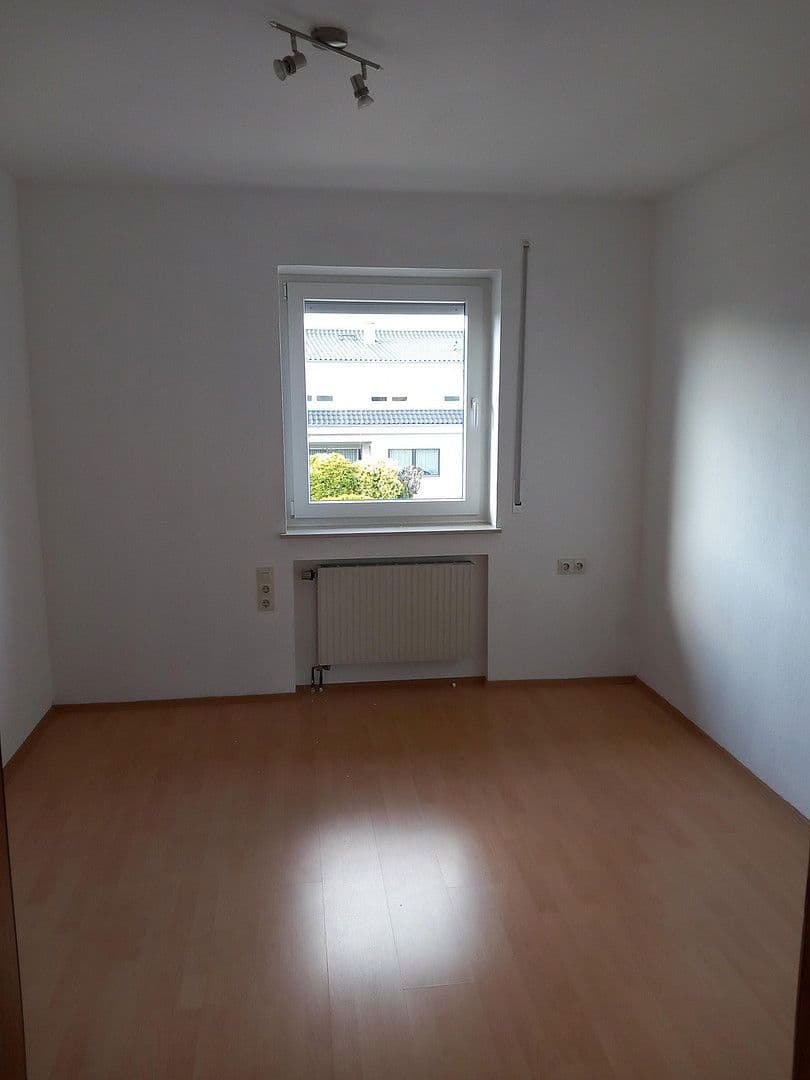 Pronájem bytu 5+1 107 m², Unterschneidheim, Bádensko-Württembersko Pronájem bytu 5+1 107 m², Unterschneidheim, Bádensko-Württembersko