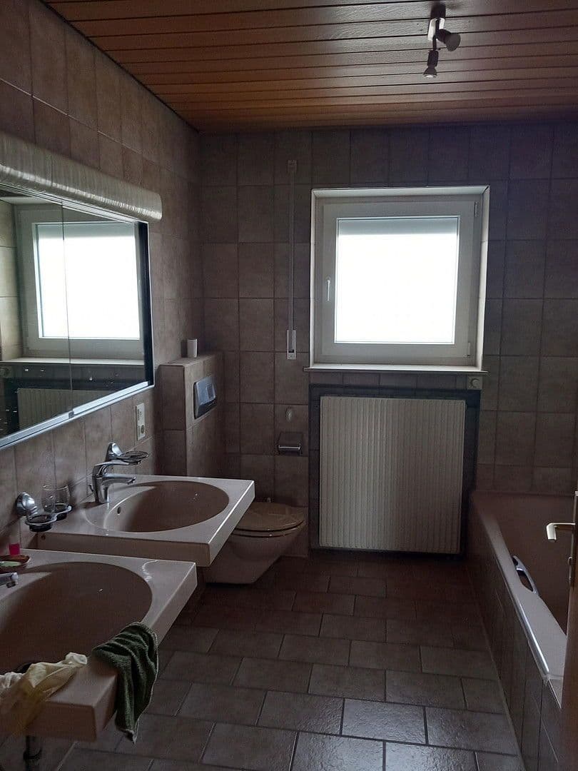 Pronájem bytu 5+1 107 m², Unterschneidheim, Bádensko-Württembersko Pronájem bytu 5+1 107 m², Unterschneidheim, Bádensko-Württembersko