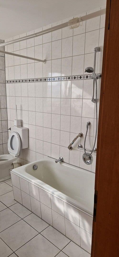 Pronájem bytu 3+1 105 m², Kastellaun, Porýní-Falc Pronájem bytu 3+1 105 m², Kastellaun, Porýní-Falc