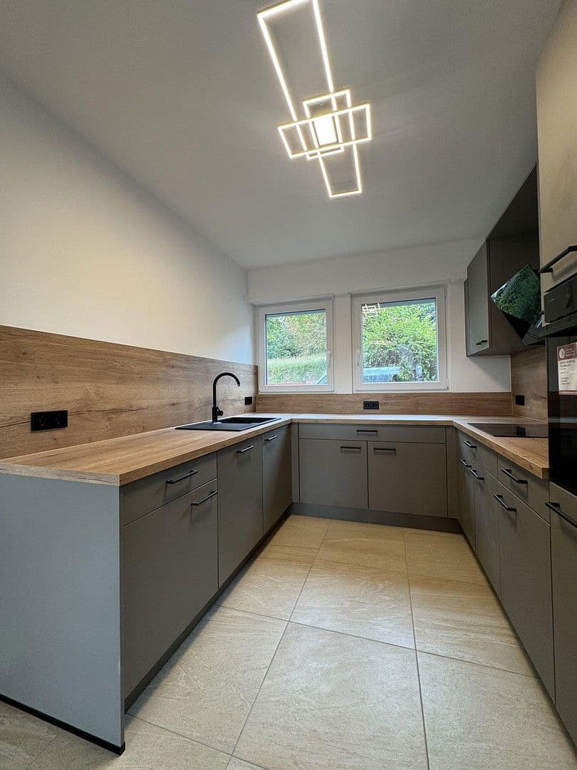 Pronájem bytu 3+1 90 m², Heinrich-Wieland-Allee 58, Pforzheim, Bádensko-Württembersko Pronájem bytu 3+1 90 m², Heinrich-Wieland-Allee 58, Pforzheim, Bádensko-Württembersko