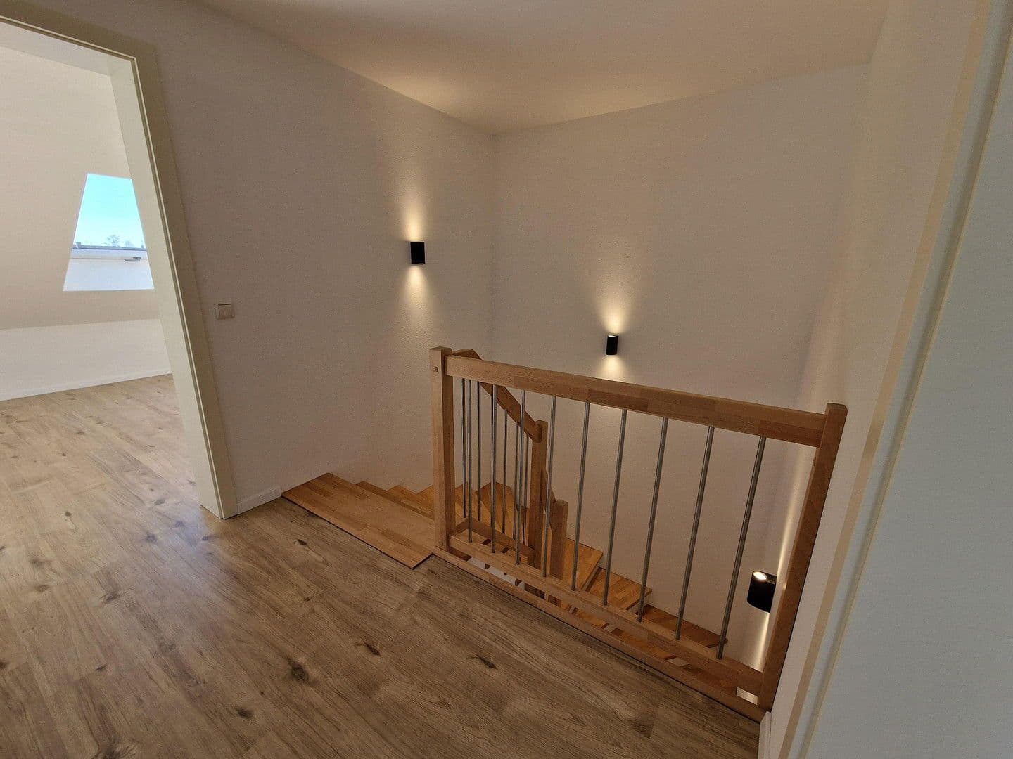 Prodej domu 160 m², pozemek 325 m², Altenmünster, Bavorsko Prodej domu 160 m², pozemek 325 m², Altenmünster, Bavorsko