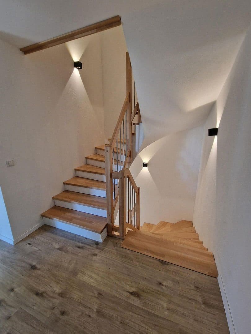 Prodej domu 160 m², pozemek 325 m², Altenmünster, Bavorsko Prodej domu 160 m², pozemek 325 m², Altenmünster, Bavorsko