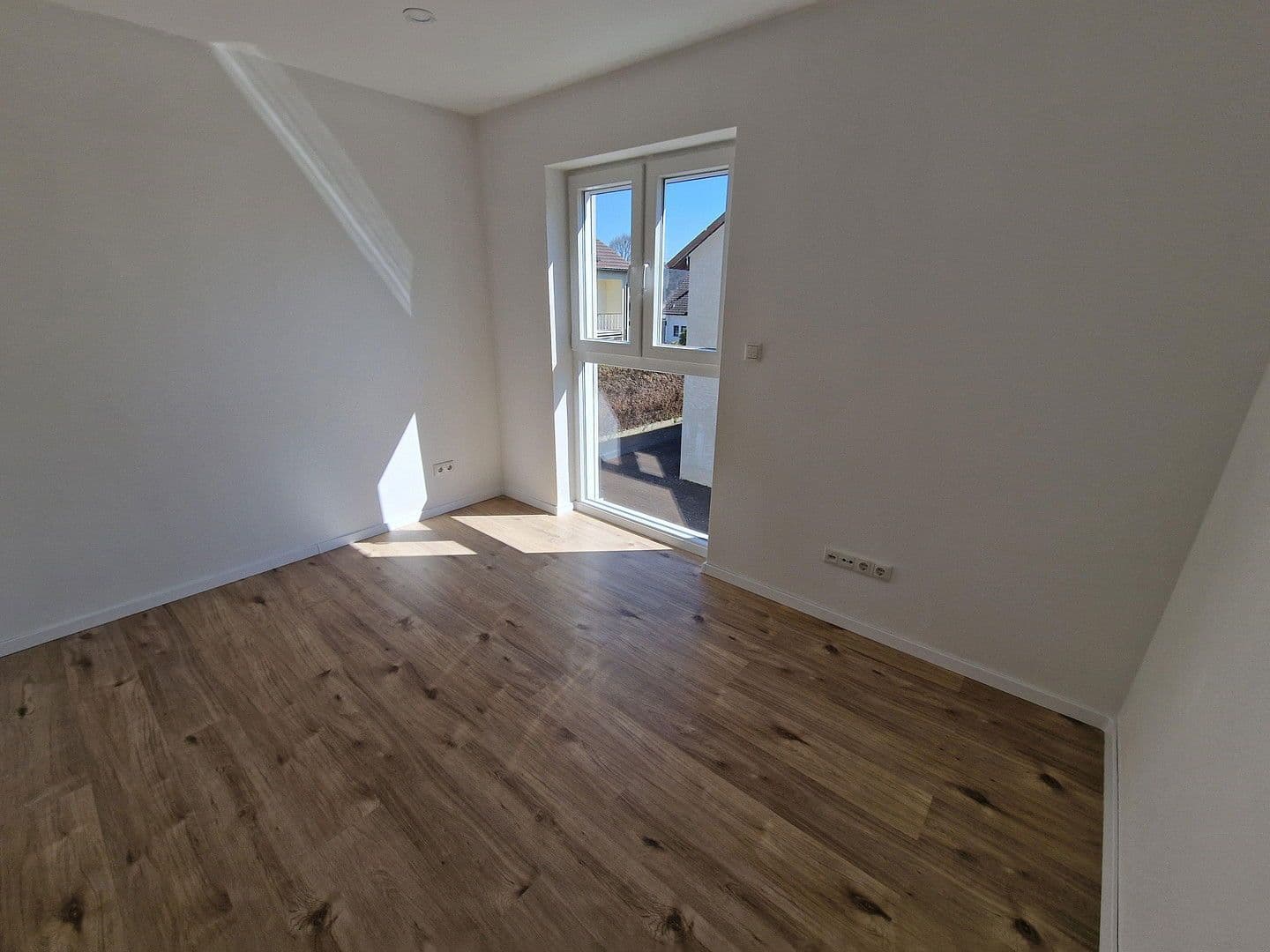 Prodej domu 160 m², pozemek 325 m², Altenmünster, Bavorsko Prodej domu 160 m², pozemek 325 m², Altenmünster, Bavorsko