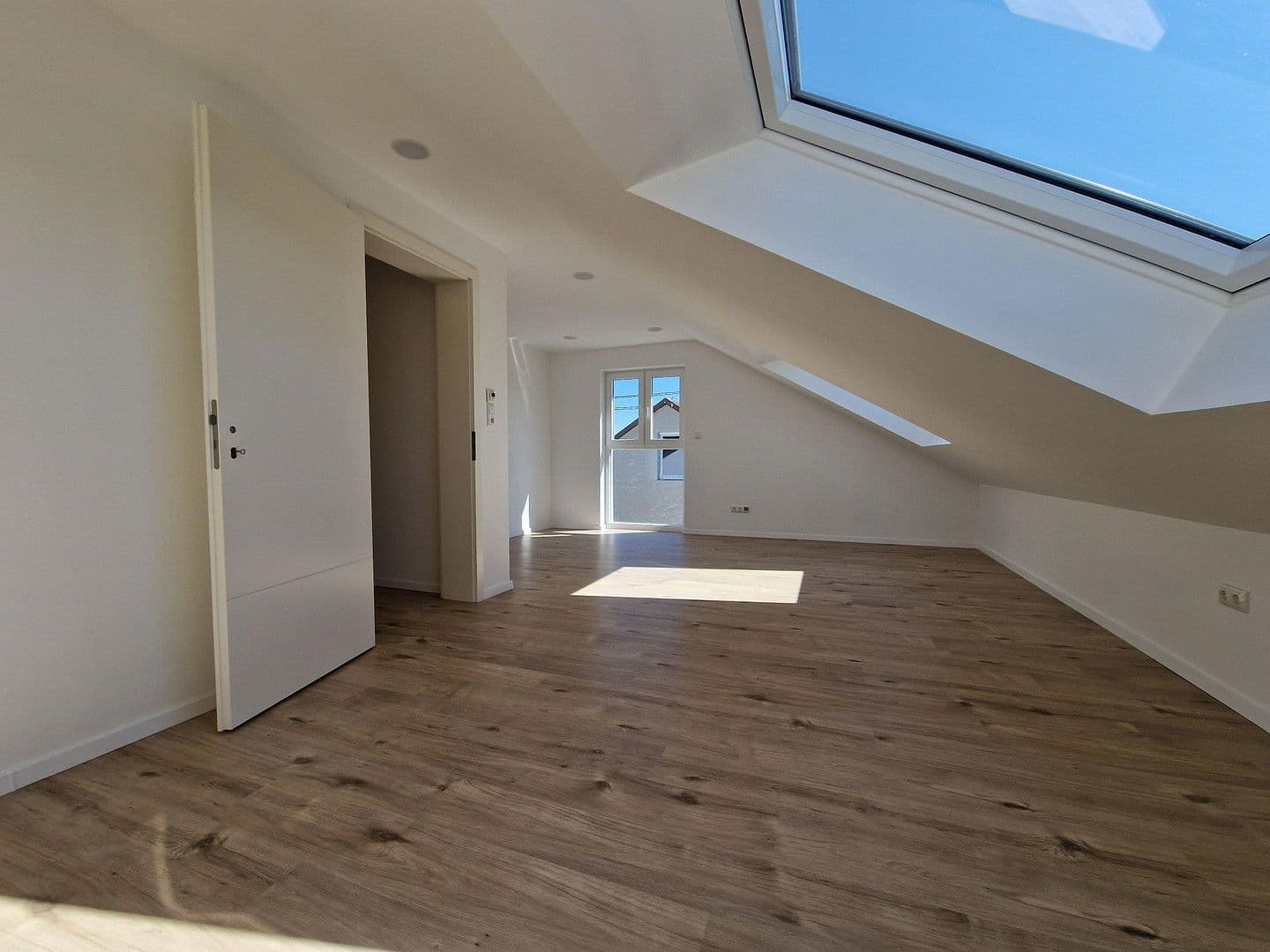 Prodej domu 160 m², pozemek 325 m², Altenmünster, Bavorsko Prodej domu 160 m², pozemek 325 m², Altenmünster, Bavorsko