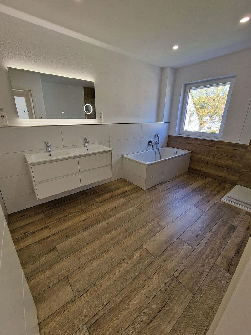 Prodej domu 160 m², pozemek 325 m², Altenmünster, Bavorsko Prodej domu 160 m², pozemek 325 m², Altenmünster, Bavorsko