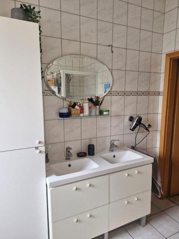 Prodej bytu 4+1 116 m², Gottliebstraße 92, Duisburg, Severní Porýní-Vestfálsko Prodej bytu 4+1 116 m², Gottliebstraße 92, Duisburg, Severní Porýní-Vestfálsko