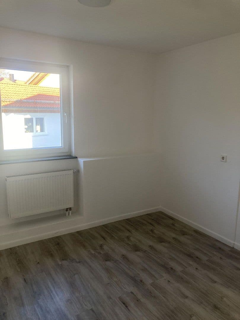 Pronájem bytu 5+1 90 m², Am Marschallfeld 4 a, Valley, Bavorsko Pronájem bytu 5+1 90 m², Am Marschallfeld 4 a, Valley, Bavorsko