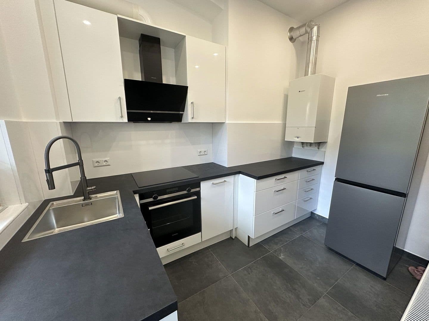 Pronájem bytu 3+1 73 m², Stuttgart, Bádensko-Württembersko Pronájem bytu 3+1 73 m², Stuttgart, Bádensko-Württembersko