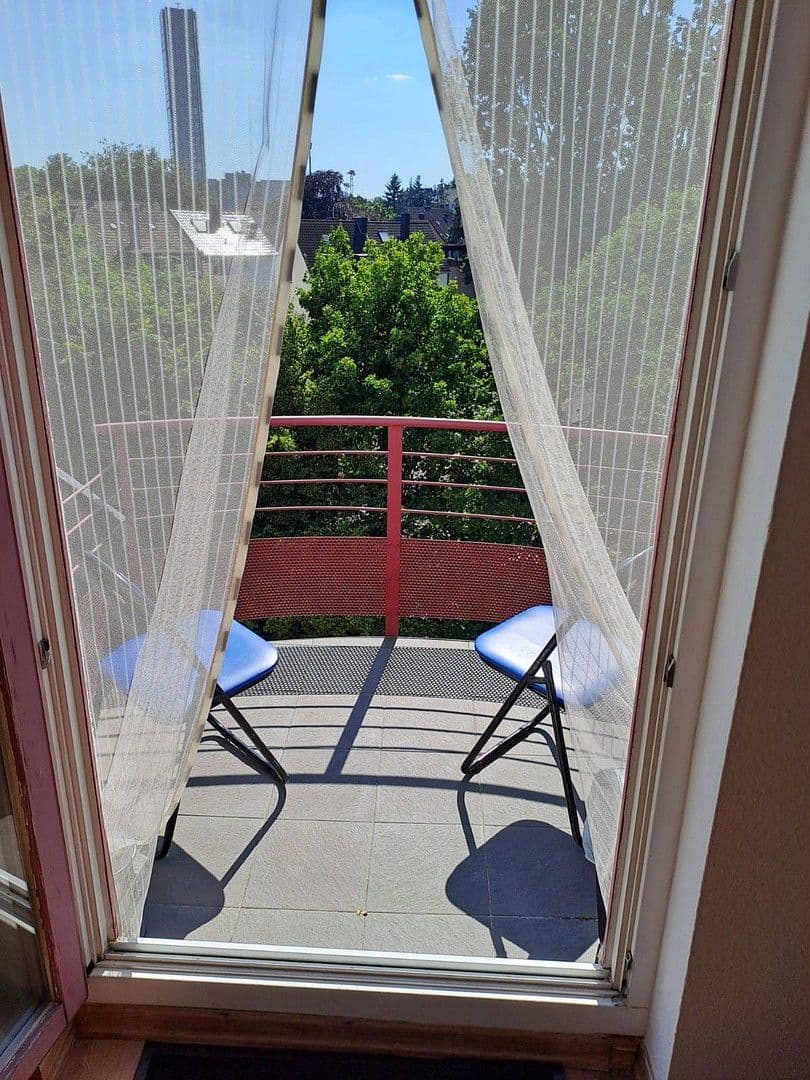 Pronájem bytu 1+1 35 m², Düsseldorf, Severní Porýní-Vestfálsko Pronájem bytu 1+1 35 m², Düsseldorf, Severní Porýní-Vestfálsko