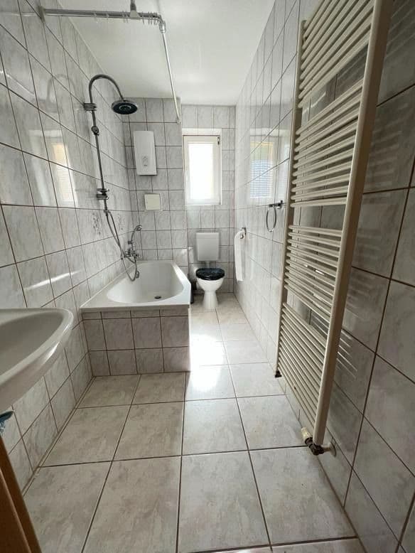 Pronájem bytu 4+1 76 m², Ernst-Thälmann-Straße 50, Sandersdorf-Brehna, Sasko-Anhaltsko Pronájem bytu 4+1 76 m², Ernst-Thälmann-Straße 50, Sandersdorf-Brehna, Sasko-Anhaltsko