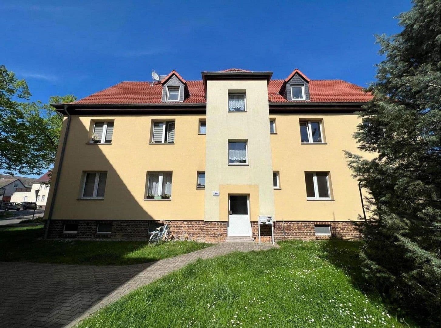 Pronájem bytu 4+1 76 m², Ernst-Thälmann-Straße 50, Sandersdorf-Brehna, Sasko-Anhaltsko Pronájem bytu 4+1 76 m², Ernst-Thälmann-Straße 50, Sandersdorf-Brehna, Sasko-Anhaltsko